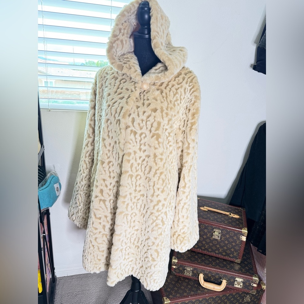 Dennis Basso Cream Teddy Jacket with Hood - Picture 3 of 15